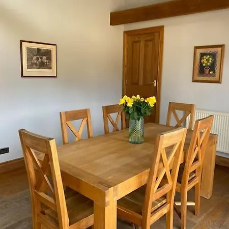 Woodland View With Hot Tub And Snooker Table Holiday home *