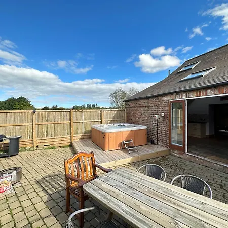 Woodland View With Hot Tub And Snooker Table Holiday home *