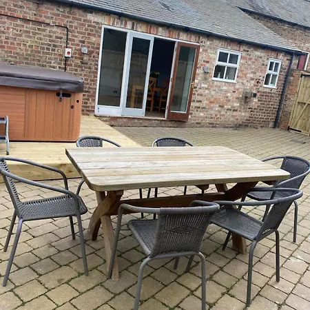 Woodland View With Hot Tub And Snooker Table Huby